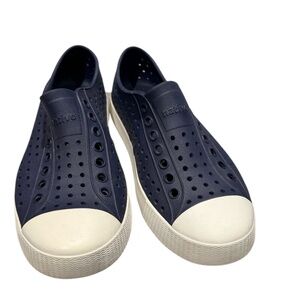 NATIVE JEFFERSON navy blue water shoes - size Men 4/Women 6